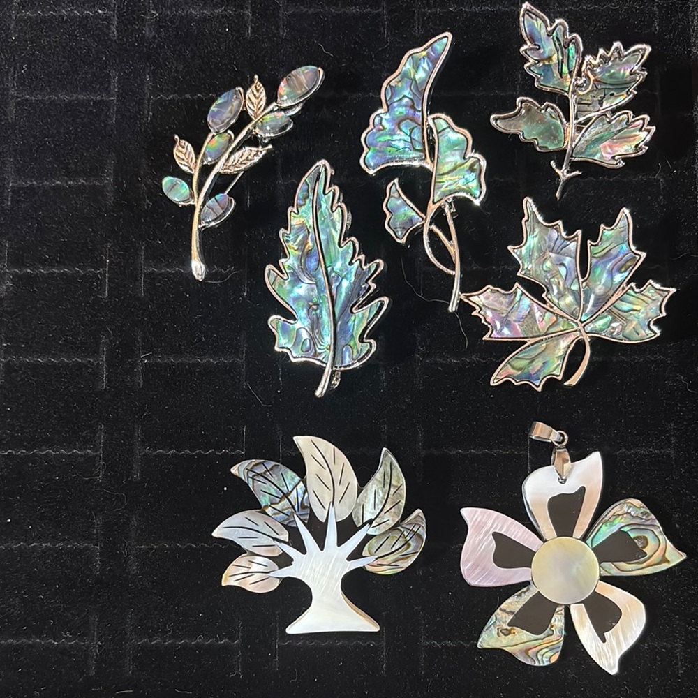 Abalone and Mother of Pearl Shell Leaf and Flower Pendant (1 piece)